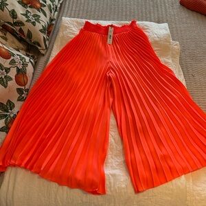 Alice + Olivia wide leg crop